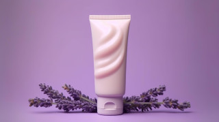 tubo crema manos sombra purpura vacio minimalista simple la generativa